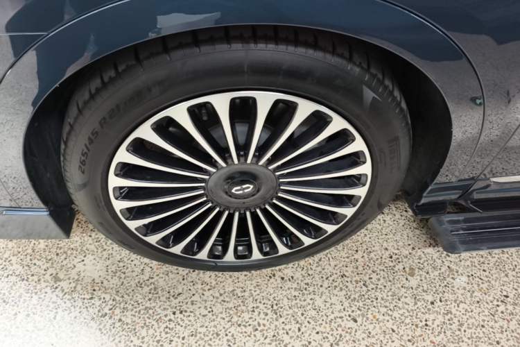 Used Hima AITO M9 2024 Range-Extended Ultra Version 42 kWh 6-Seater Model Left Front Wheel Hub