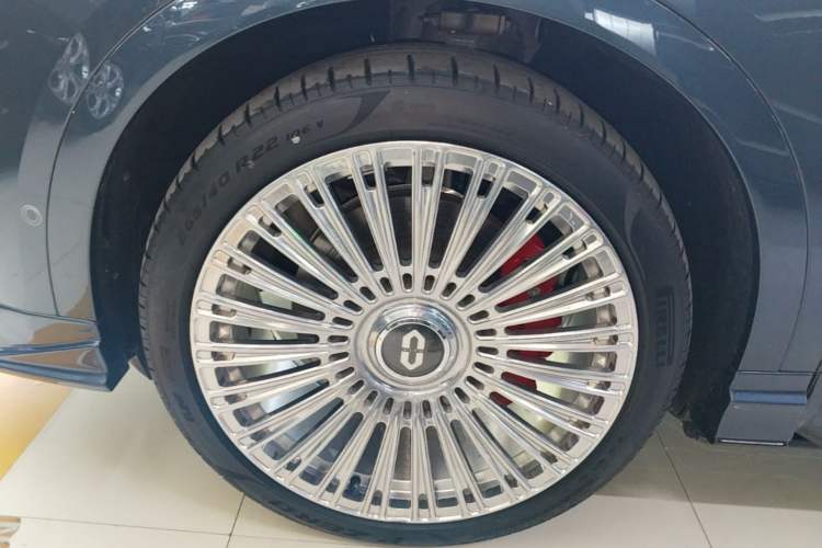 Used Hima AITO M9 2024 Range-Extended Ultra Version 42 kWh 6-Seater Model Left Front Wheel Hub