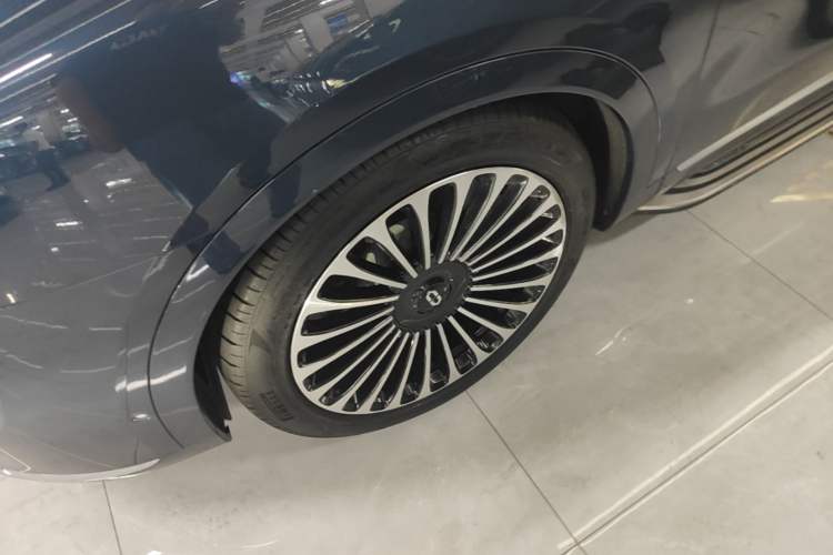 Used Hima AITO M9 2024 Range-Extended Ultra Version 42 kWh 6-Seater Model Left Front Wheel Hub