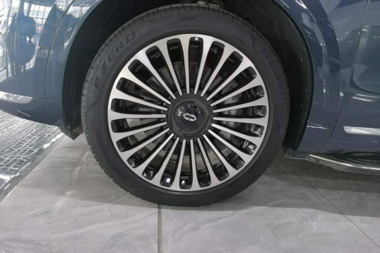 Used Hima AITO M9 2024 Range-Extended Ultra Version 42 kWh 6-Seater Model Left Front Wheel Hub