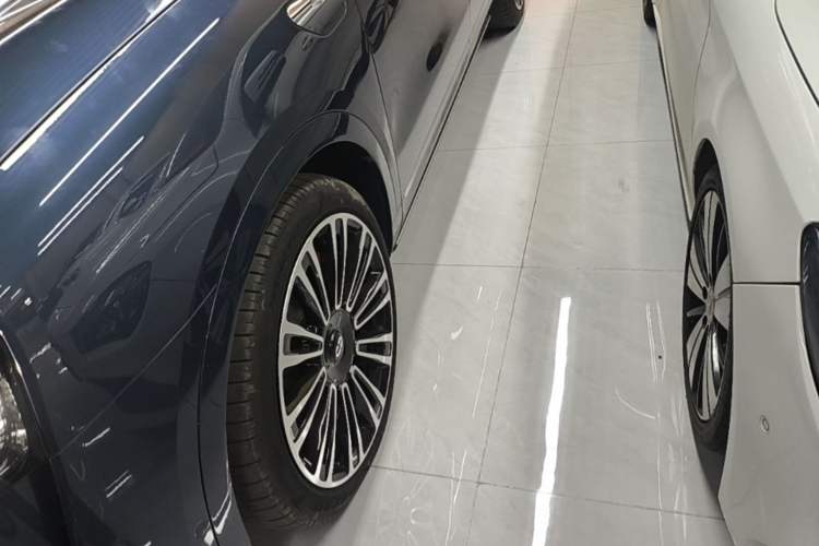 Used Hima AITO M9 2024 Range-Extended Max Edition 52 kWh 6-Seater Version Left Front Wheel Hub