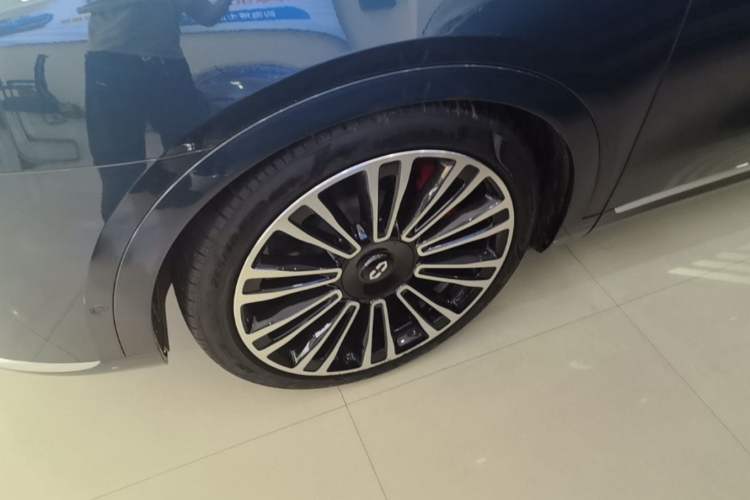Used Hima AITO M9 2024 Range-Extended Ultra Version 42 kWh 6-Seater Model Left Front Wheel Hub