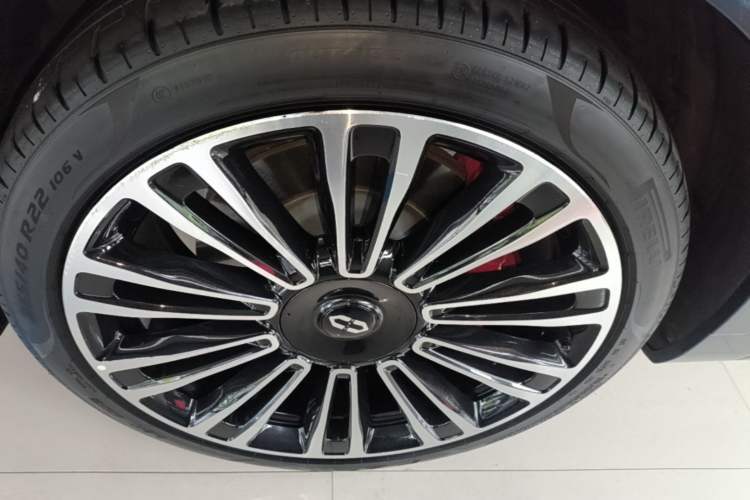 Used Hima AITO M9 2024 Range-Extended Ultra Version 42 kWh 6-Seater Model Left Front Wheel Hub