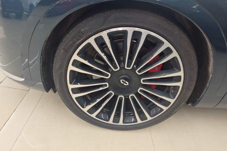 Used Hima AITO M9 2024 Range-Extended Ultra Version 42 kWh 6-Seater Model Left Front Wheel Hub