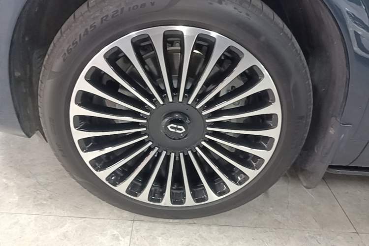 Used Hima AITO M9 2024 Range-Extended Max Edition 52 kWh 6-Seater Version Left Front Wheel Hub