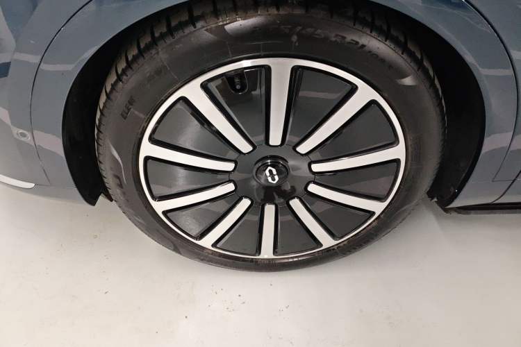 Used Hima AITO M9 2024 Range-Extended Ultra Version 52 kWh 6-Seater Model Left Front Wheel Hub