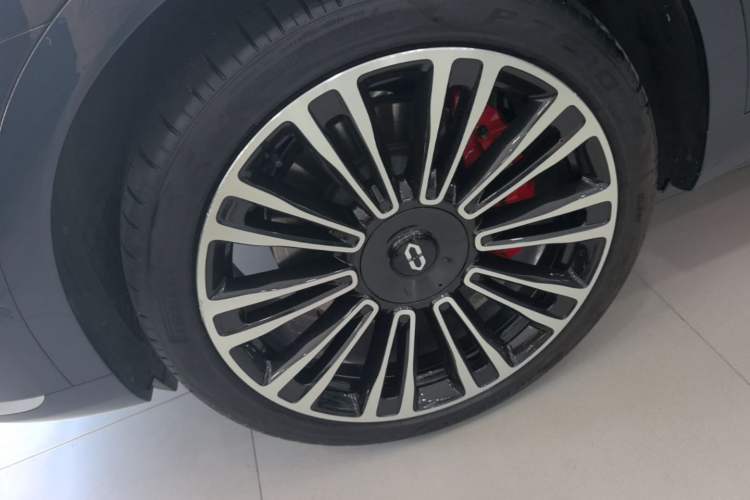 Used Hima AITO M9 2024 Range-Extended Ultra Version 42 kWh 6-Seater Model Left Front Wheel Hub