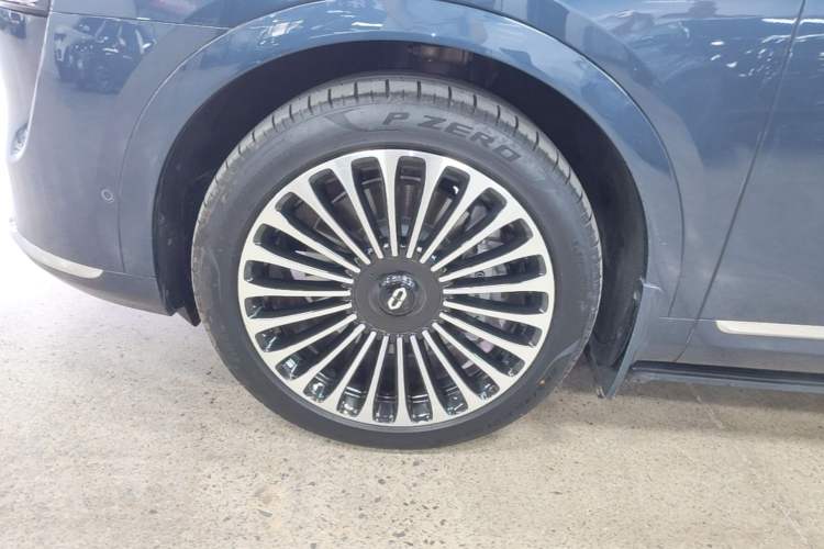 Used Hima AITO M9 2024 Range-Extended Ultra Version 52 kWh 5-Seater Model Left Front Wheel Hub