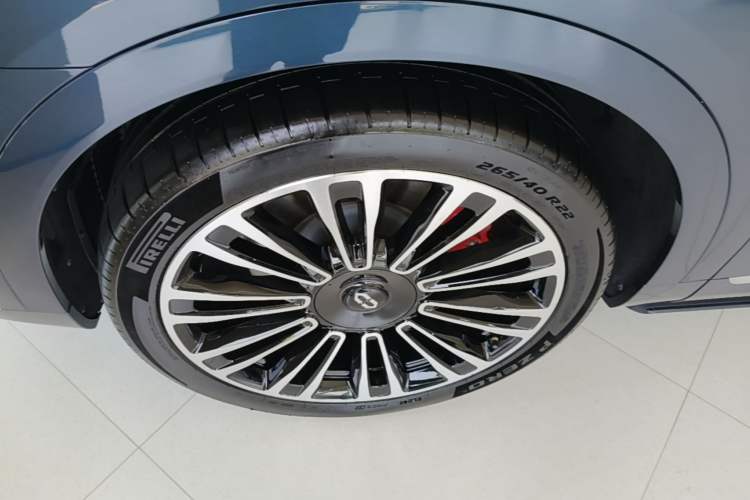 Used Hima AITO M9 2024 Range-Extended Ultra Version 42 kWh 6-Seater Model Left Front Wheel Hub