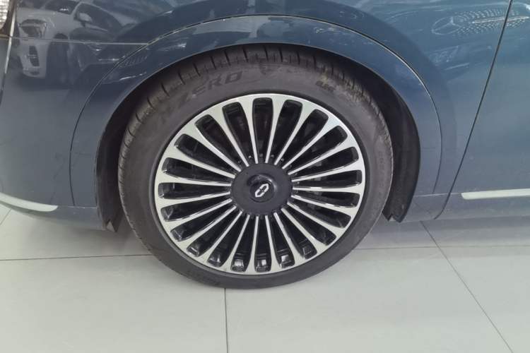 Used Hima AITO M9 2024 Range-Extended Ultra Version 42 kWh 6-Seater Model Left Front Wheel Hub