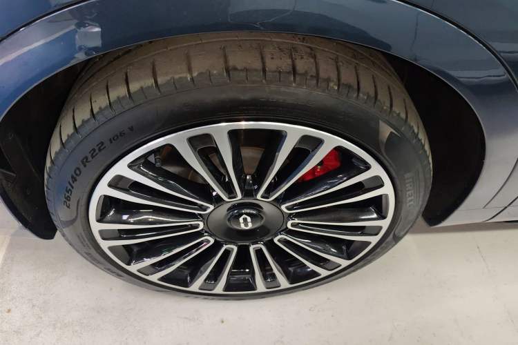 Used Hima AITO M9 2024 Range-Extended Ultra Version 52 kWh 6-Seater Model Left Front Wheel Hub