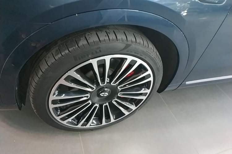 Used Hima AITO M9 2024 Range-Extended Ultra Version 42 kWh 6-Seater Model Left Front Wheel Hub