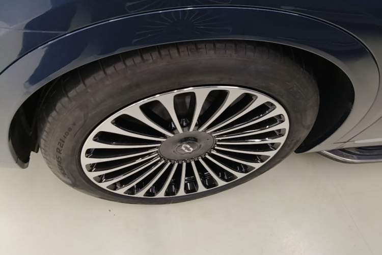 Used Hima AITO M9 2024 Range-Extended Ultra Version 42 kWh 6-Seater Model Left Front Wheel Hub