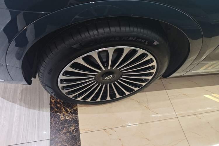 Used Hima AITO M9 2024 Range-Extended Max Edition 52 kWh 6-Seater Version Left Front Wheel Hub