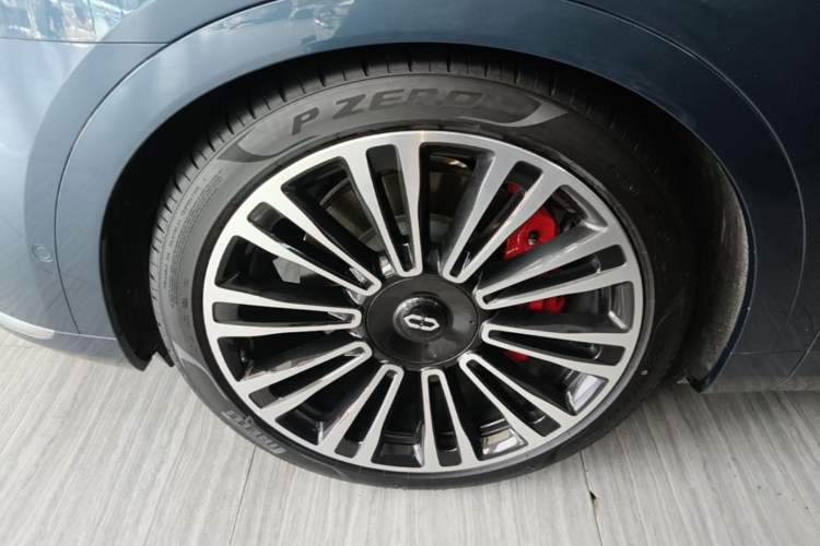 Used Hima AITO M9 2024 Range-Extended Ultra Version 42 kWh 6-Seater Model Left Front Wheel Hub