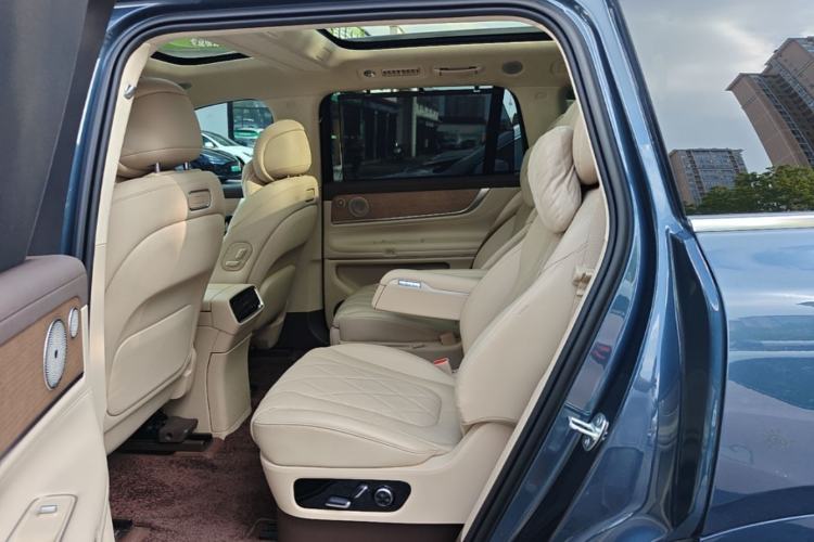 Used Hima AITO M9 2024 Range-Extended Ultra Version 42 kWh 6-Seater Model Left Rear Seat