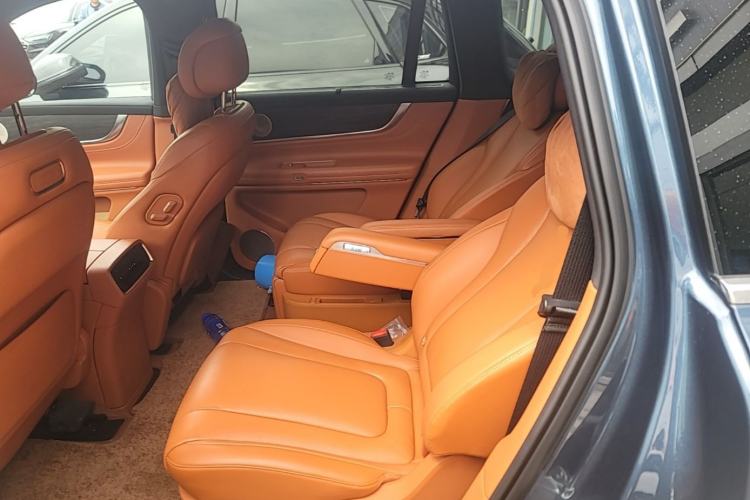 Used Hima AITO M9 2024 Range-Extended Ultra Version 42 kWh 6-Seater Model Left Rear Seat