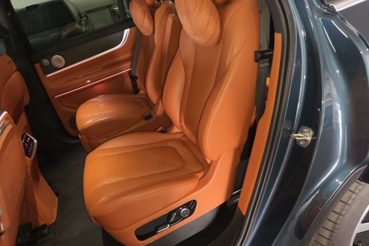 Used Hima AITO M9 2024 Range-Extended Ultra Version 42 kWh 6-Seater Model Left Rear Seat