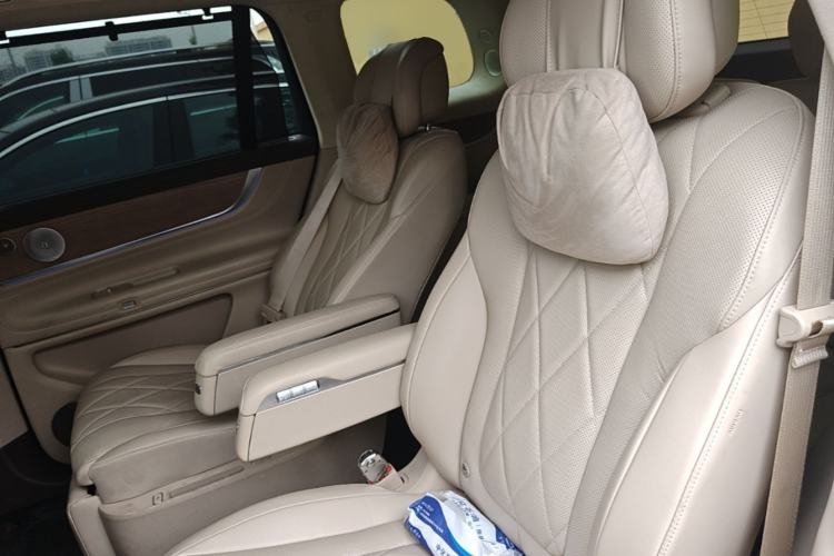 Used Hima AITO M9 2024 Range-Extended Ultra Version 42 kWh 6-Seater Model Left Rear Seat