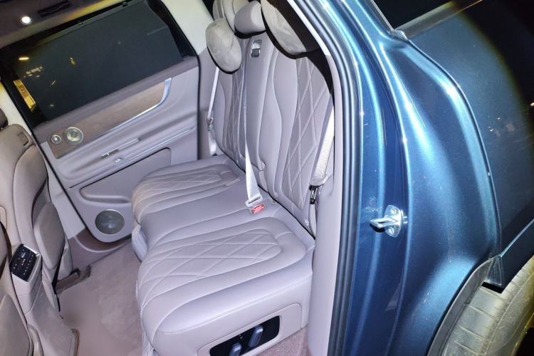 Used Hima AITO M9 2024 Range-Extended Max Edition 52 kWh 5-Seater Version Left Rear Seat