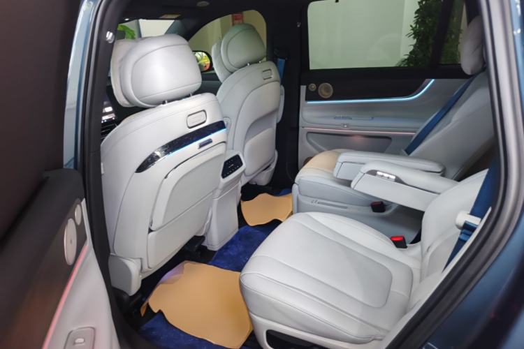 Used Hima AITO M9 2024 Range-Extended Ultra Version 42 kWh 6-Seater Model Left Rear Seat