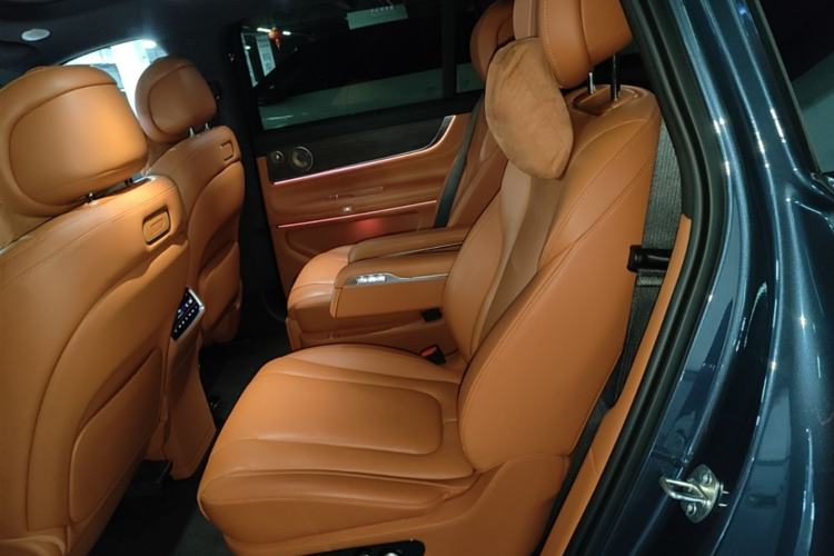 Used Hima AITO M9 2024 Range-Extended Ultra Version 42 kWh 6-Seater Model Left Rear Seat