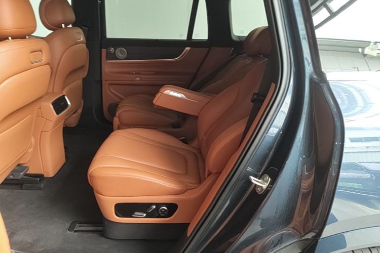Used Hima AITO M9 2024 Range-Extended Ultra Version 42 kWh 6-Seater Model Left Rear Seat