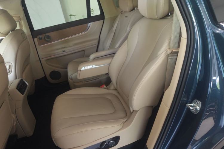 Used Hima AITO M9 2024 Range-Extended Ultra Version 42 kWh 6-Seater Model Left Rear Seat
