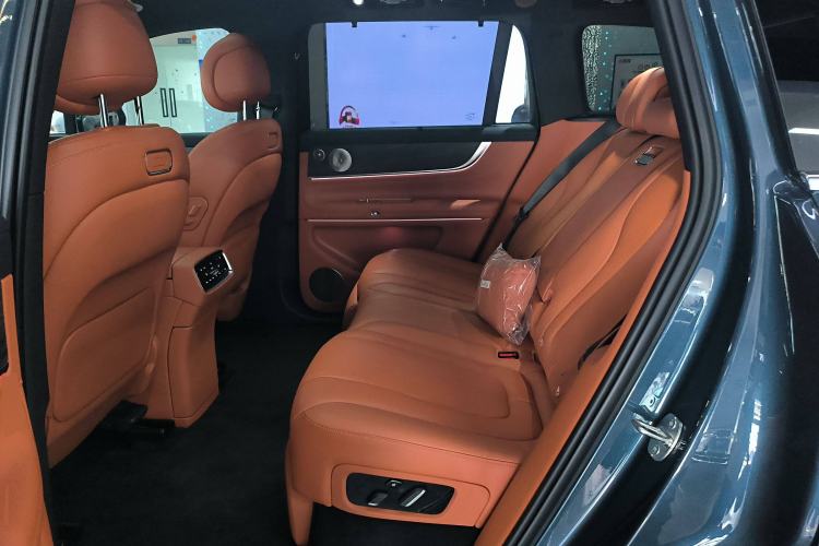Used Hima AITO M9 2024 Range-Extended Max Edition 42 kWh 5-Seater Version Left Rear Seat