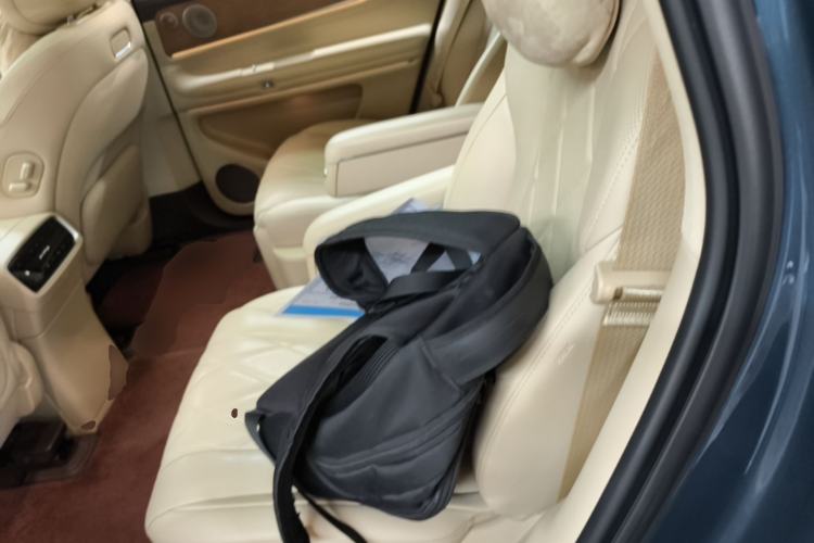 Used Hima AITO M9 2024 Range-Extended Ultra Version 42 kWh 6-Seater Model Left Rear Seat