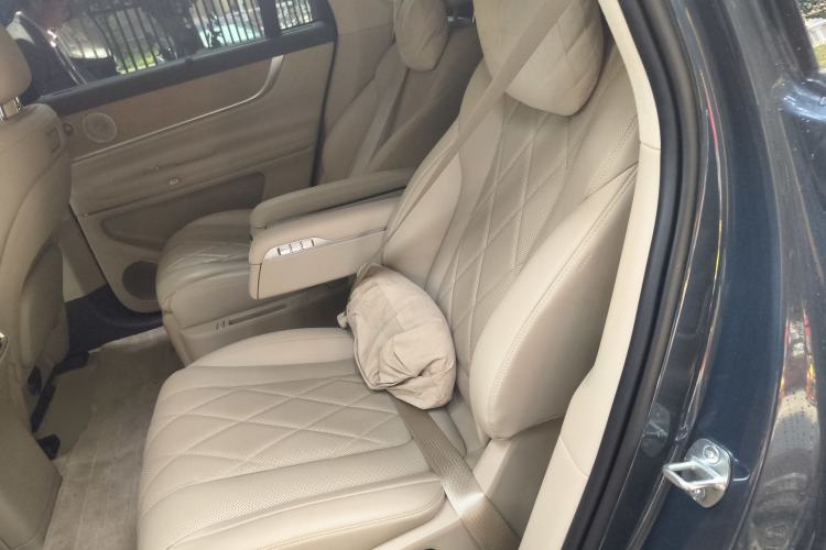 Used Hima AITO M9 2024 Range-Extended Ultra Version 52 kWh 6-Seater Model Left Rear Seat