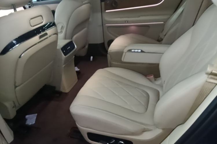 Used Hima AITO M9 2024 Range-Extended Ultra Version 42 kWh 6-Seater Model Left Rear Seat