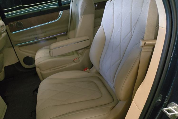 Used Hima AITO M9 2024 Range-Extended Ultra Version 42 kWh 6-Seater Model Left Rear Seat