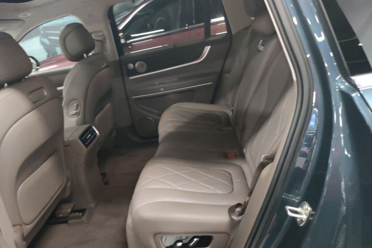 Used Hima AITO M9 2024 Range-Extended Ultra Version 52 kWh 5-Seater Model Left Rear Seat