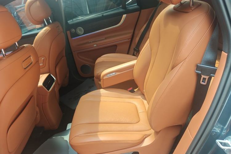 Used Hima AITO M9 2024 Range-Extended Ultra Version 42 kWh 6-Seater Model Left Rear Seat