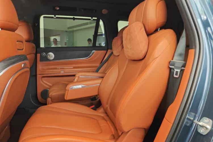 Used Hima AITO M9 2024 Range-Extended Ultra Version 42 kWh 6-Seater Model Left Rear Seat