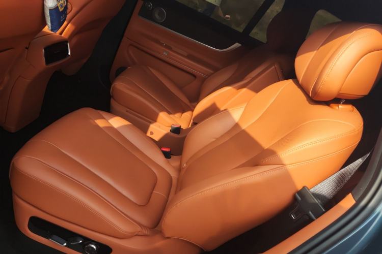 Used Hima AITO M9 2024 Range-Extended Max Edition 42 kWh 6-Seater Version Left Rear Seat