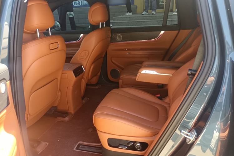 Used Hima AITO M9 2024 Range-Extended Ultra Version 52 kWh 6-Seater Model Left Rear Seat