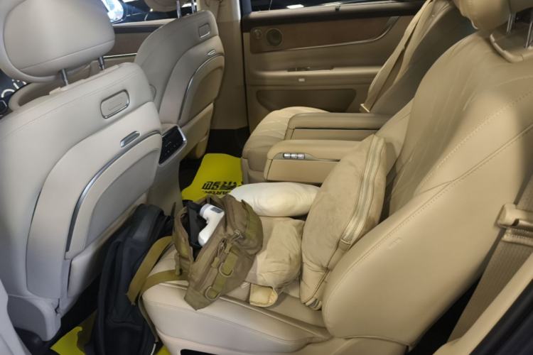 Used Hima AITO M9 2024 Range-Extended Ultra Version 52 kWh 6-Seater Model Left Rear Seat
