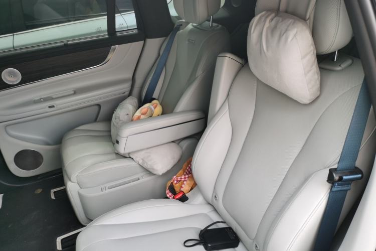 Used Hima AITO M9 2024 Range-Extended Ultra Version 42 kWh 6-Seater Model Left Rear Seat