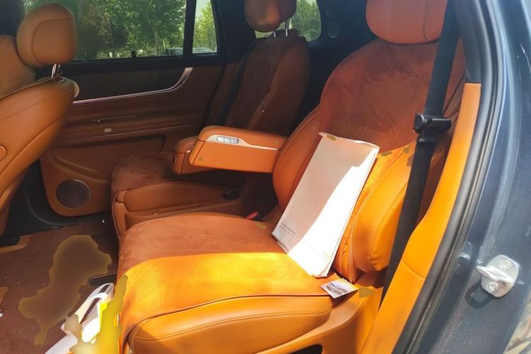 Used Hima AITO M9 2024 Range-Extended Ultra Version 42 kWh 6-Seater Model Left Rear Seat