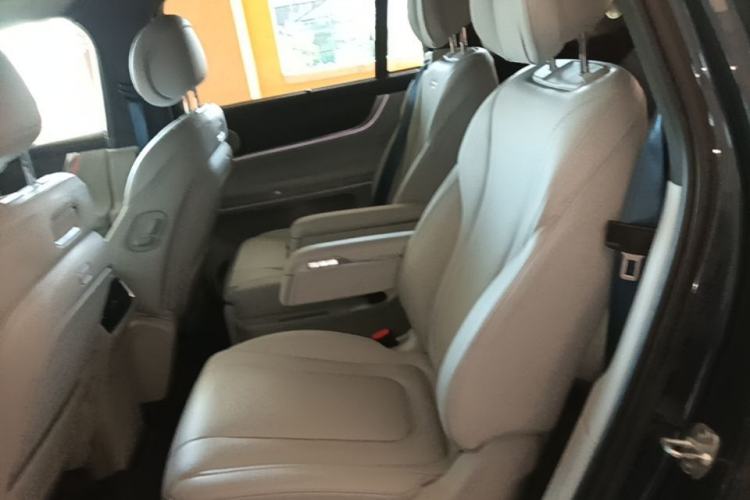 Used Hima AITO M9 2024 All-Electric Ultra Version 100 kWh 6-Seater Model Left Rear Seat