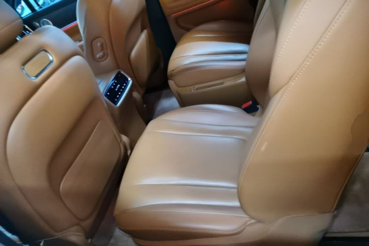 Used Hima AITO M9 2024 Range-Extended Ultra Version 52 kWh 6-Seater Model Left Rear Seat