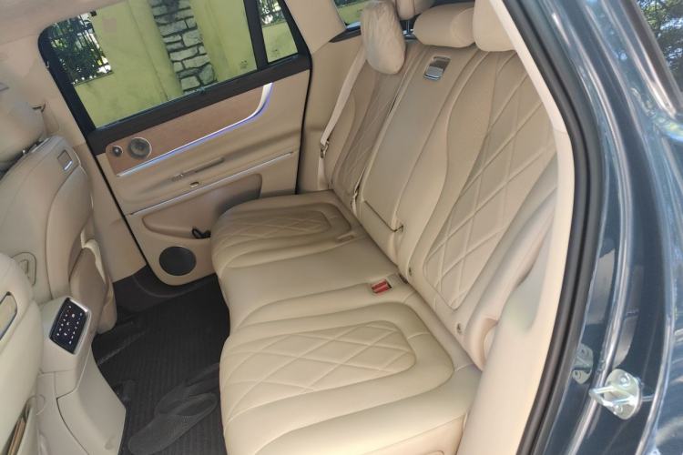 Used Hima AITO M9 2024 All-Electric Ultra Version 100 kWh 5-Seater Model Left Rear Seat