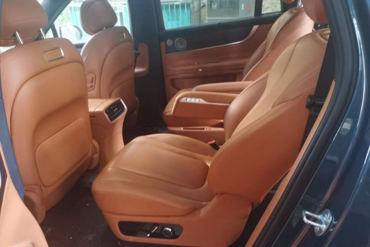 Used Hima AITO M9 2024 Range-Extended Max Edition 42 kWh 6-Seater Version Left Rear Seat