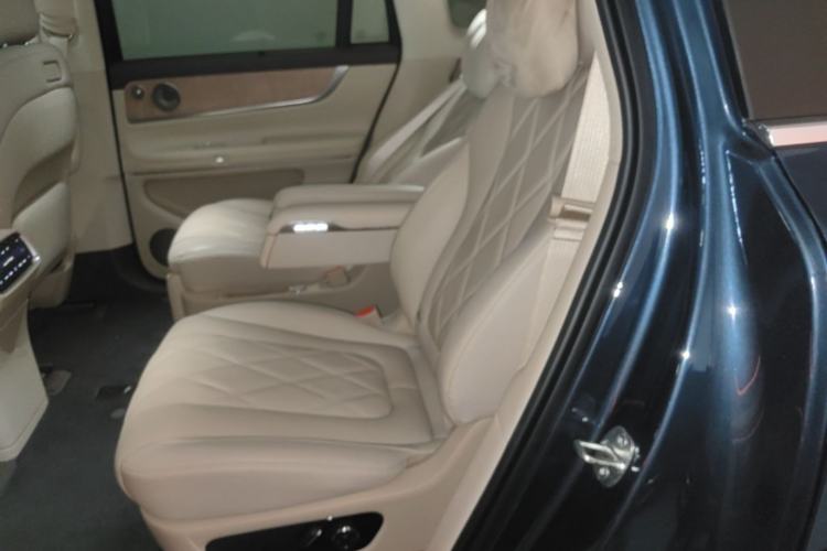 Used Hima AITO M9 2024 Range-Extended Ultra Version 52 kWh 6-Seater Model Left Rear Seat