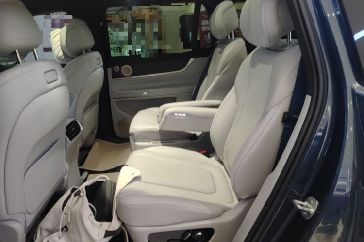 Used Hima AITO M9 2024 Range-Extended Ultra Version 42 kWh 6-Seater Model Left Rear Seat