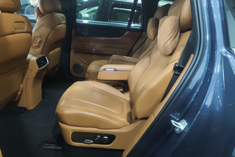 Used Hima AITO M9 2024 Range-Extended Ultra Version 42 kWh 6-Seater Model Left Rear Seat