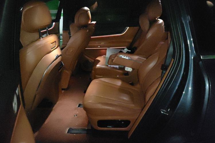 Used Hima AITO M9 2024 Range-Extended Ultra Version 52 kWh 6-Seater Model Left Rear Seat