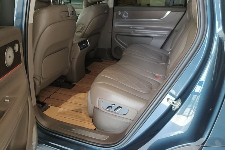 Used Hima AITO M9 2024 Range-Extended Max Edition 52 kWh 5-Seater Version Left Rear Seat